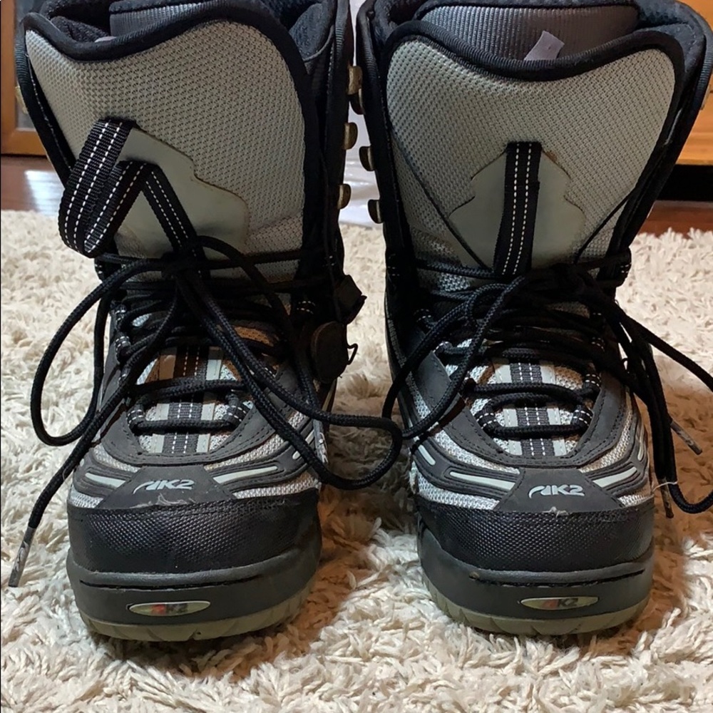 Amazing condition snowboarding boots!